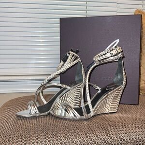 Brian Atwood women’s metallic wedge sandals,size8.